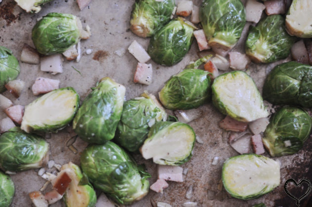 Bacon, Brown Sugar, Balsamic Brussels Sprouts |foodlovetog.com